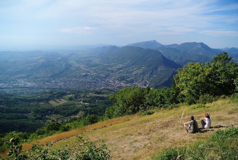 Vue panoramique sur la vallée depuis Garde Grosse